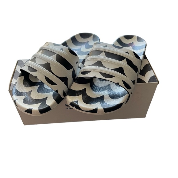 Adidas Women’s Marimekko Adilette Slides Wave Print Black and White - Picture 5 of 16